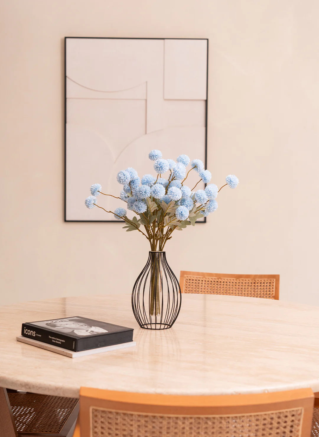 Statement Outline Vase - Black